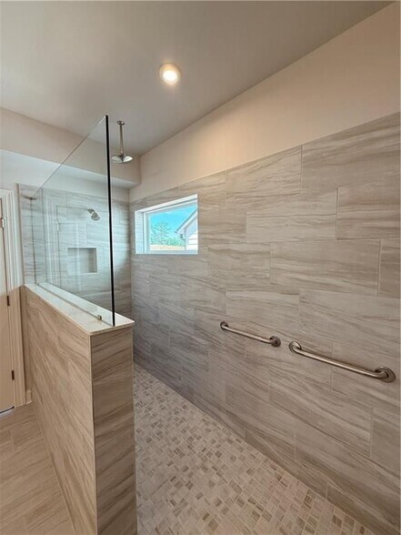 Building Photo - 146 Willowfern Ln