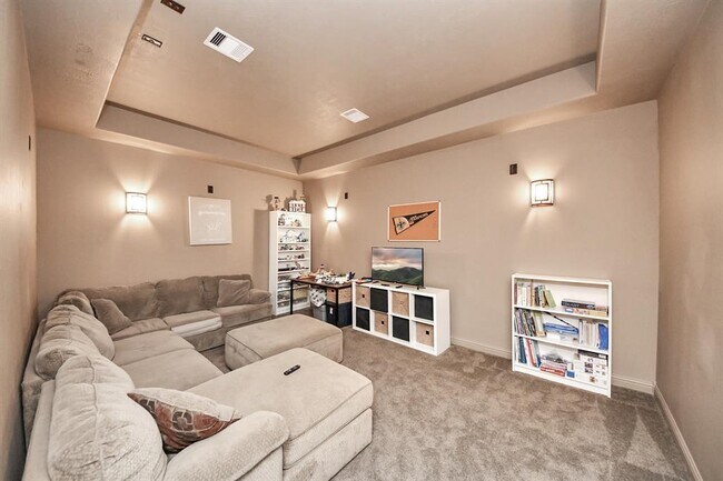 Building Photo - 55 Little Rise Dr