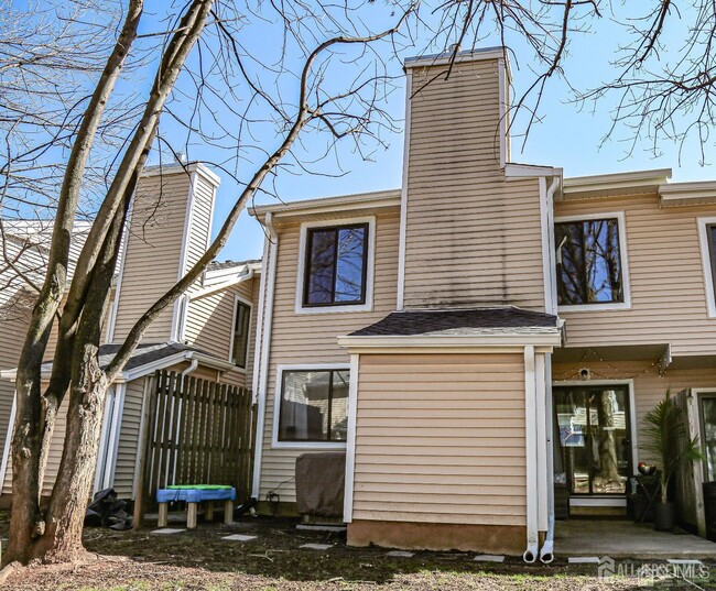 Building Photo - 5805 Hana Rd