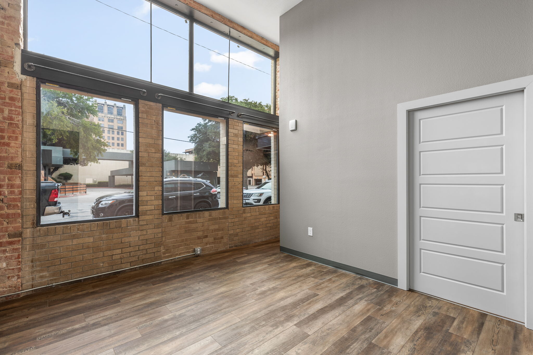 Building Photo - 901 9th St