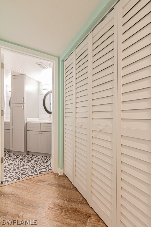 Building Photo - 2132 Tama Cir