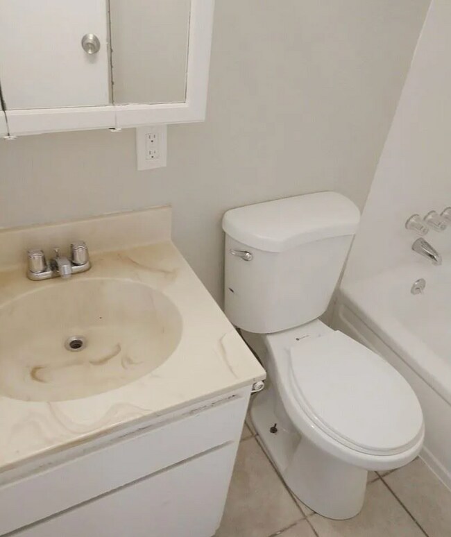 Building Photo - Freshly Updated 2 bedroom in Greeley - Som...