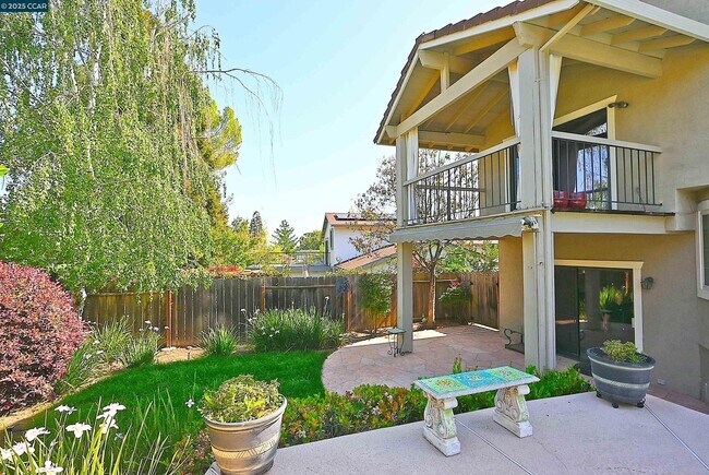 Building Photo - 933 Meadowvale Ct