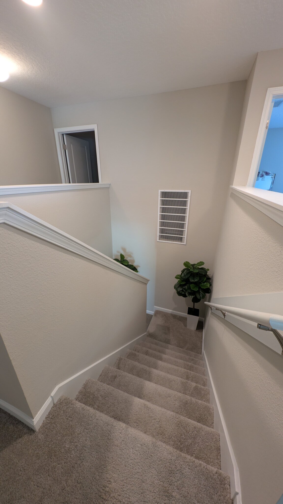 Building Photo - 2127 Sweet Pine Ct