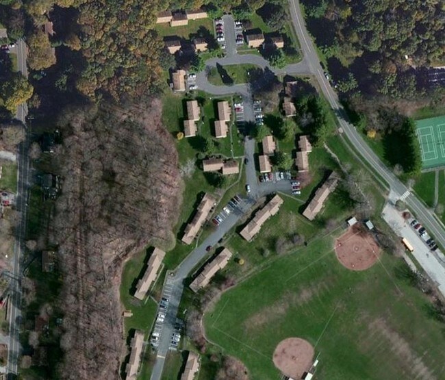 Reynolds Ridge Apartments 25 Reynolds Rdg Bethel CT 06801 Apartment