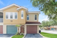 Building Photo - 1 bedroom condo with attached garage in Hunter's Creek