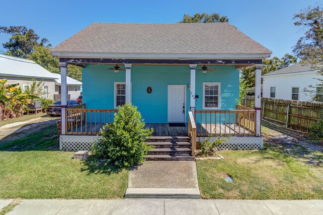 Primary Photo - 244 Reynoir St