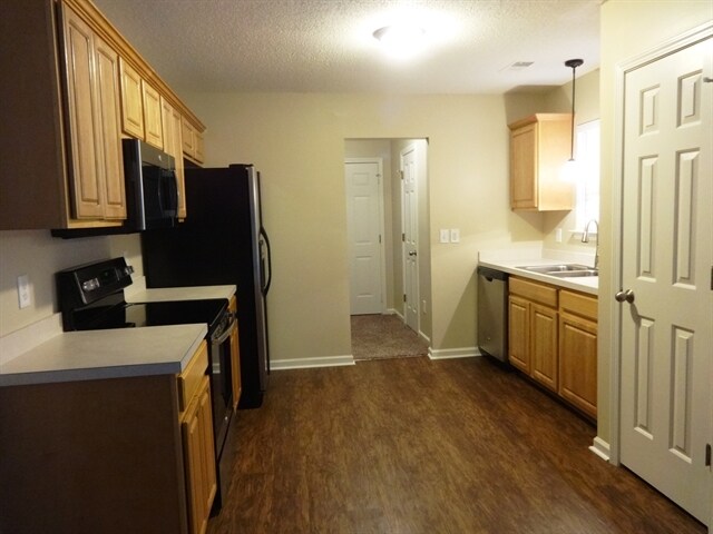 Building Photo - 224 Bainsbury Ln