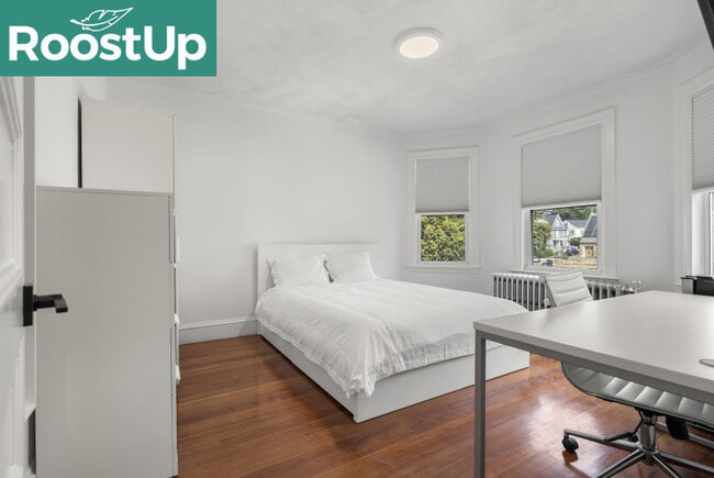 Building Photo - Furnished Bedroom in Jamaica Plain