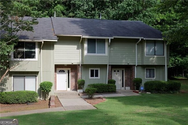Building Photo - 2179 Surrey Ct