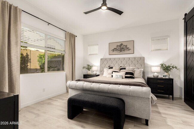 Building Photo - 2034 W Sleepy Ranch Rd