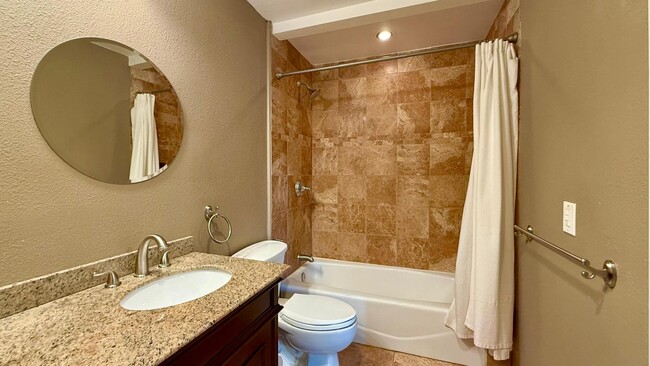 Master bathroom shower - 11478 Matinal Cir