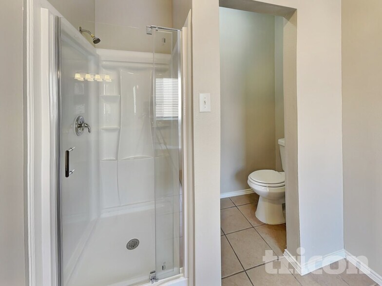 Building Photo - 5824 Somerton Dr