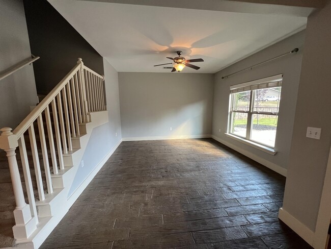 Building Photo - 252 Lee Ln
