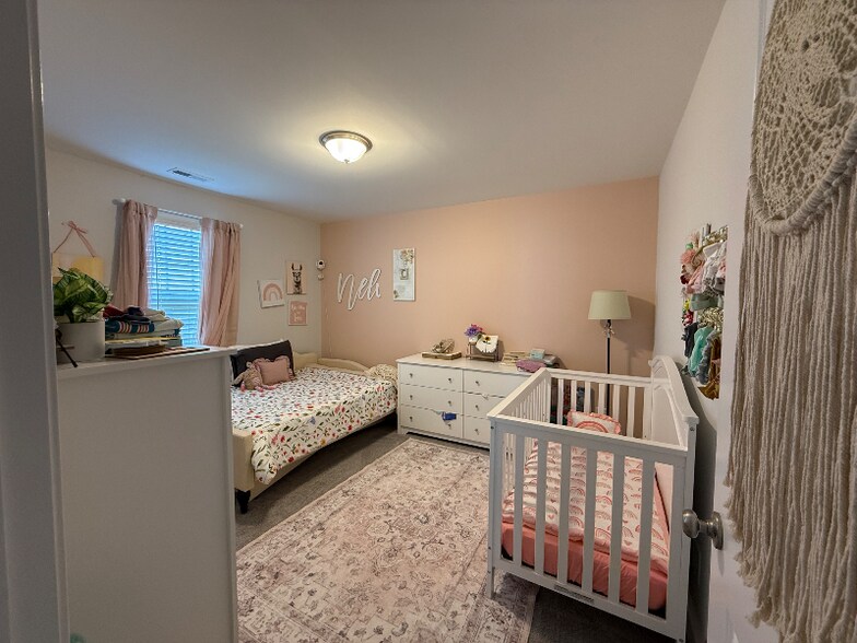 Building Photo - 156 Briar Den Ct
