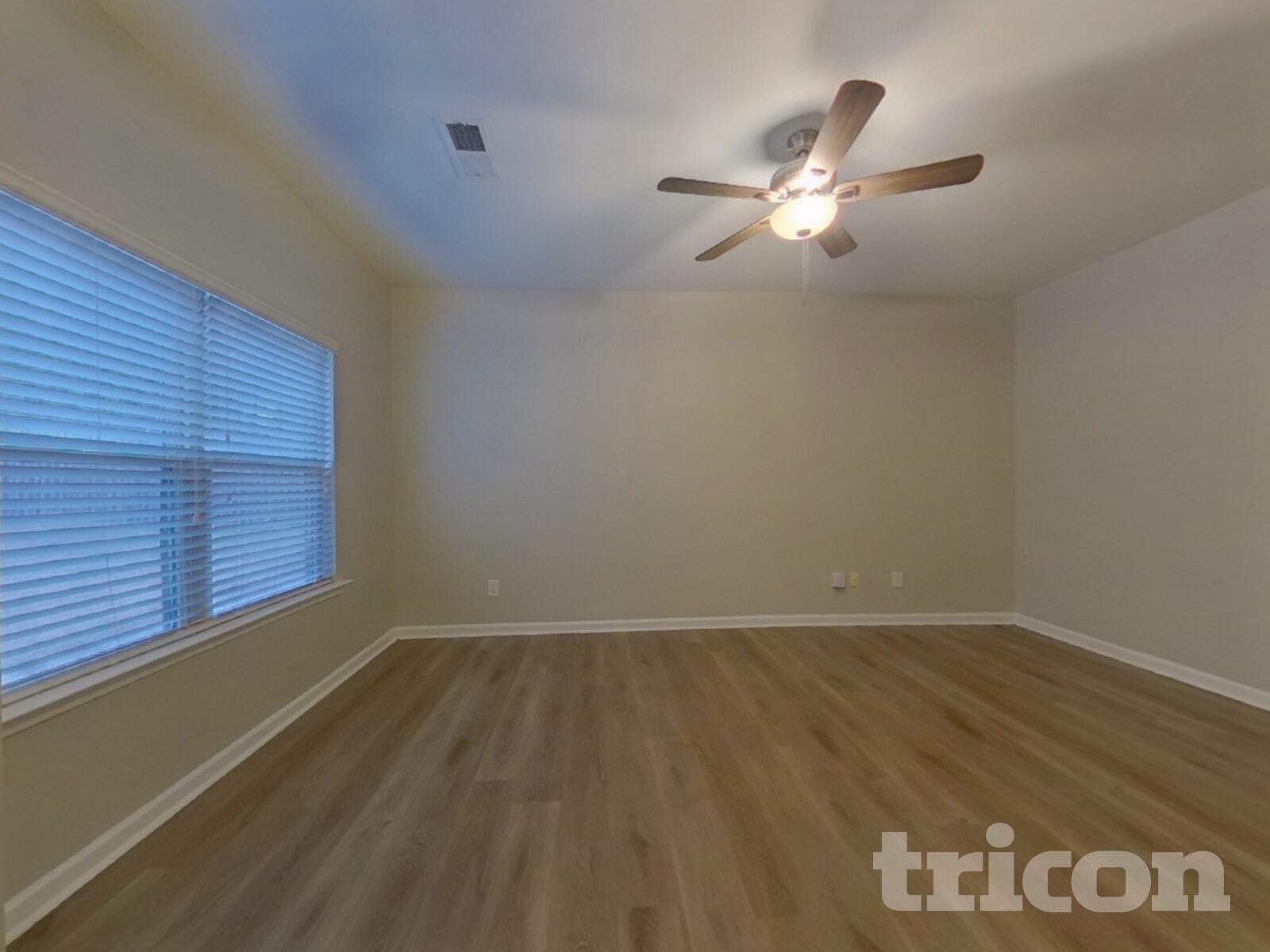 Building Photo - 3333 Lowland Dr