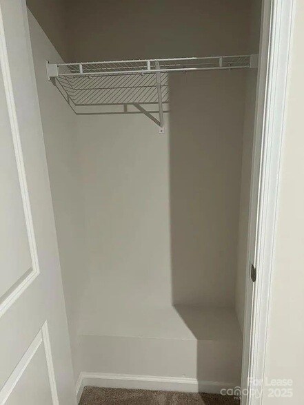 Building Photo - 2596 Grantham Place Dr