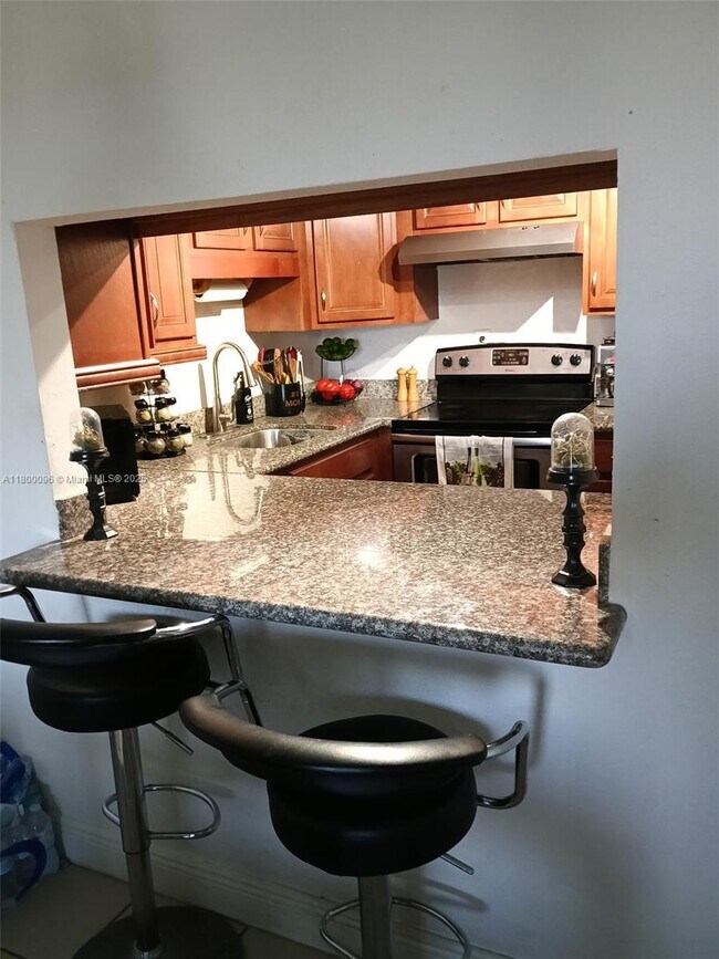 Primary Photo - 10000 NW 80th Ct