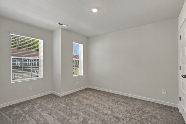 Building Photo - 1627 Manuka Ln