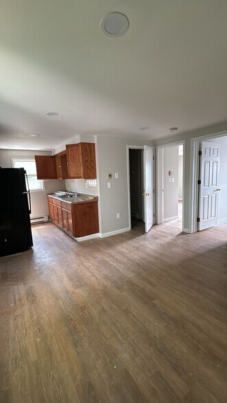 394 S 6th St 3R - 387 S 6th St