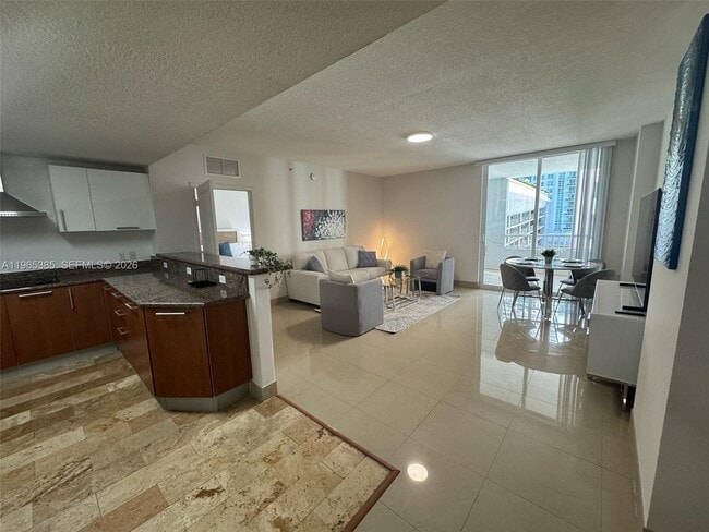 Building Photo - 170 SE 14th St