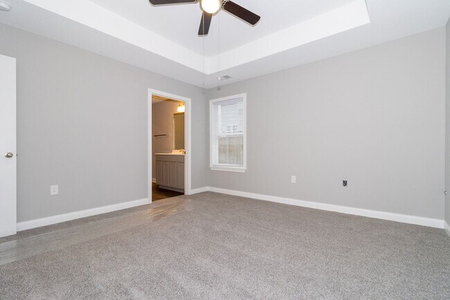 Building Photo - Now Pre Leasing 3 Bedroom 2 Bath Luxury Ranch Home In Winchester Ky!