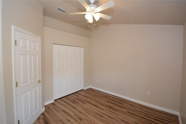 Building Photo - 56 Shinnecock Dr