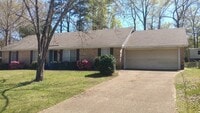 Building Photo - Nice 4 Bedroom 2 Bath Property Near Tuscaloosa/Cottondale Area