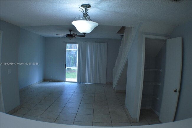 Building Photo - 1527 Veracruz Ln