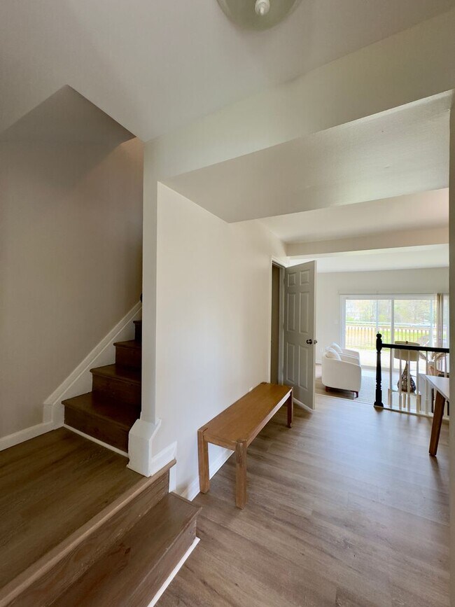 Building Photo - Charming 3 Bedroom/2 Full Bath/2 Half Bath Townhome in Parkville, MD!