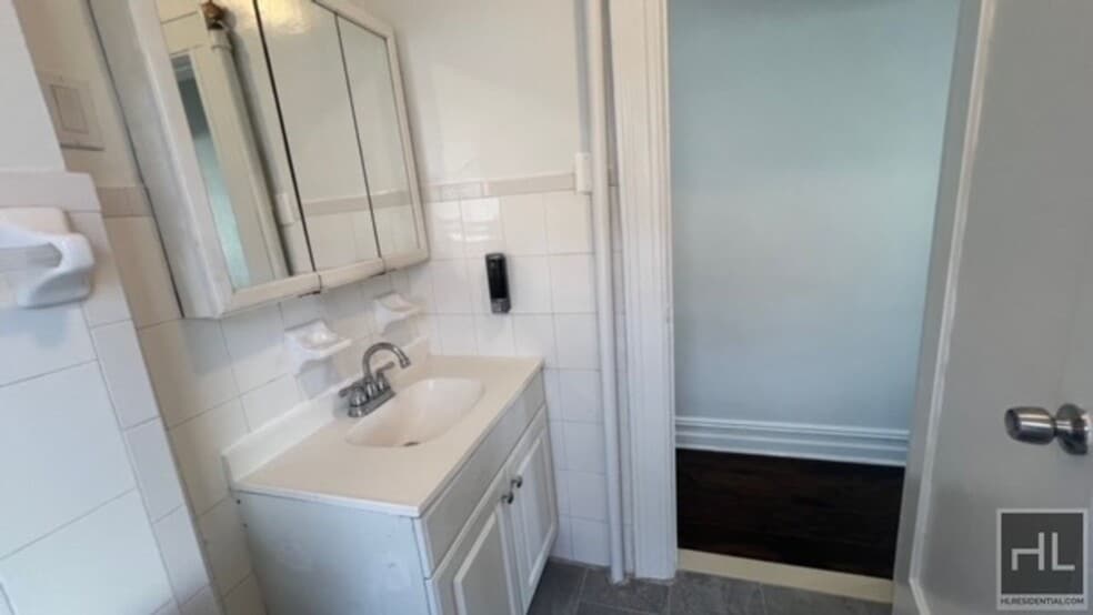 Building Photo - 3815 Farragut Rd