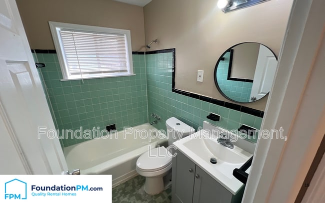 Building Photo - 1624 Mary Dr