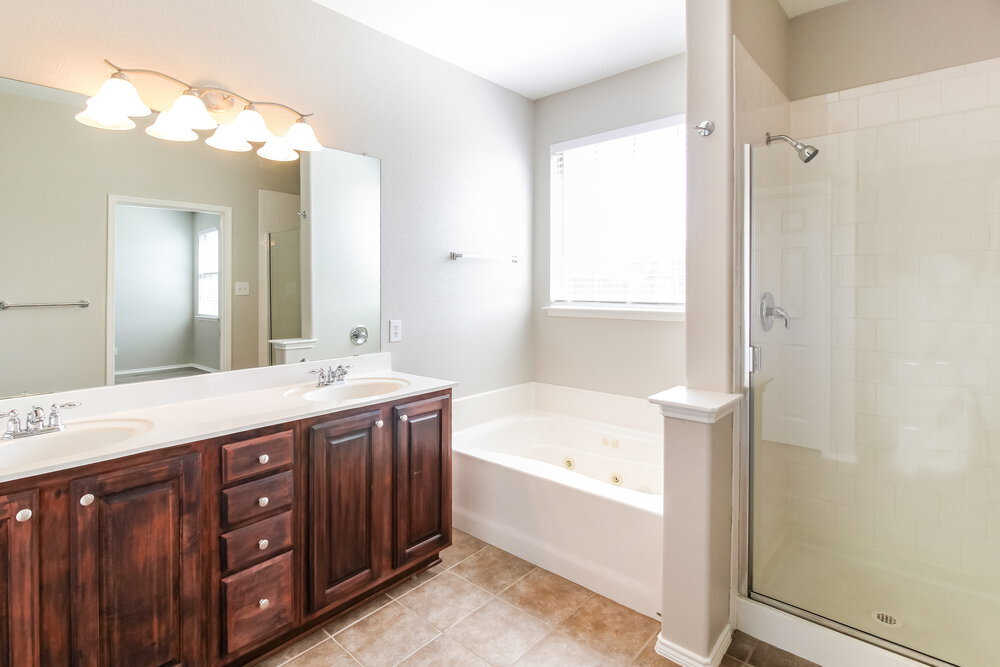 Building Photo - 15408 Yarberry Dr
