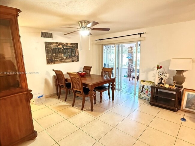 Building Photo - 2660 SW 92nd Ave