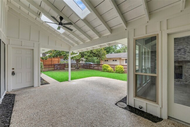 Building Photo - 13826 Wooded Creek Ct