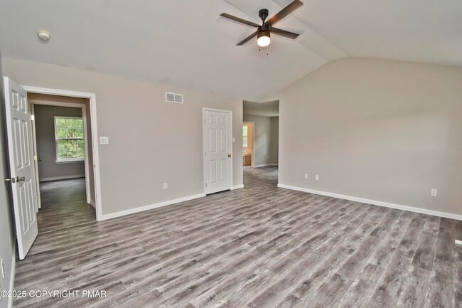 Building Photo - 557 Marco Way