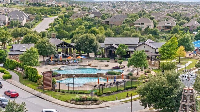 Building Photo - 6908 Empresa Dr
