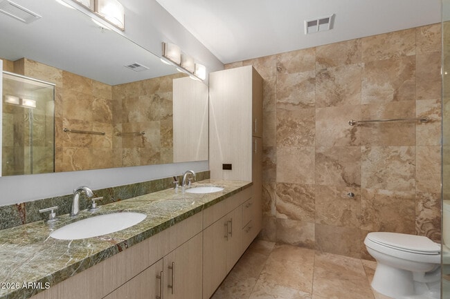 Building Photo - 7117 E Rancho Vista Dr