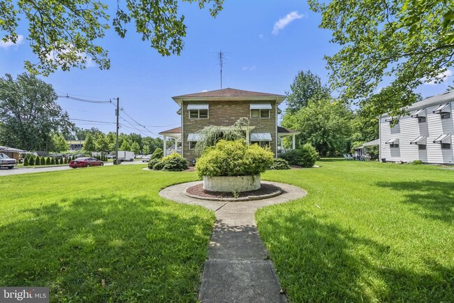 Building Photo - 1125 Parkway Ave