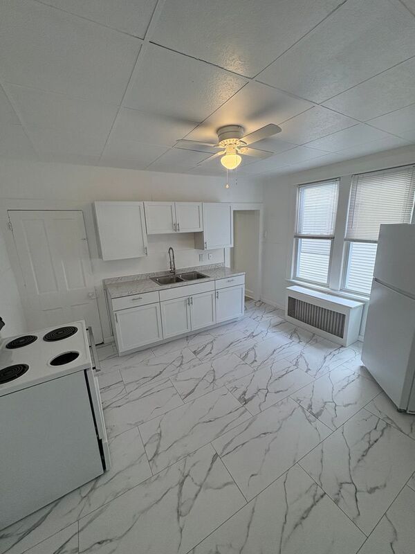 Building Photo - 718-720 Archbald St