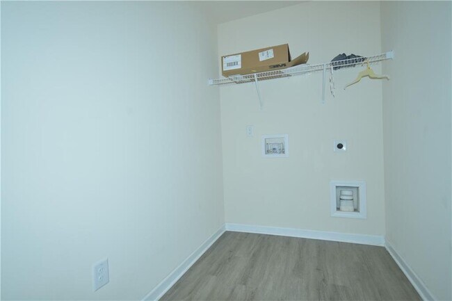 Building Photo - 3094 Tofte Dr