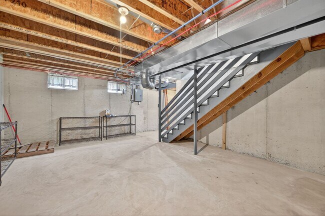 Building Photo - Charming 3-bedroom, 2-bath townhouse