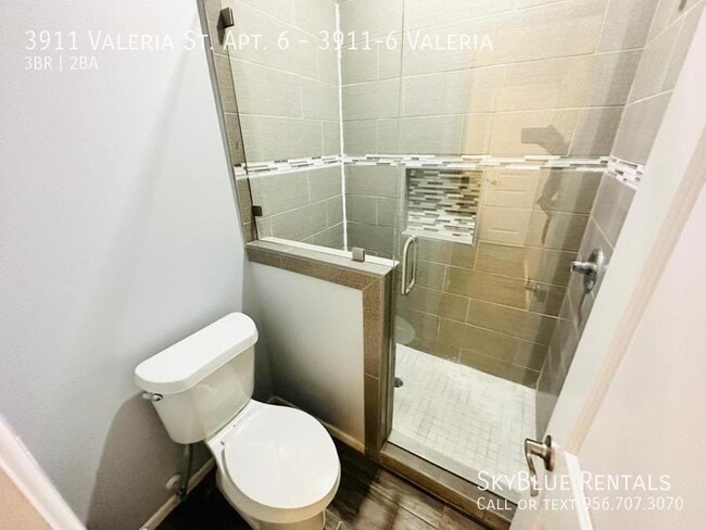 Building Photo - 3911 Valeria St