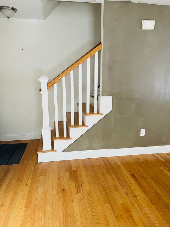 Building Photo - 48 Greenleaf St