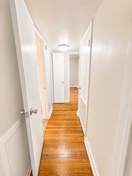 Building Photo - 5431 Remuda Dr