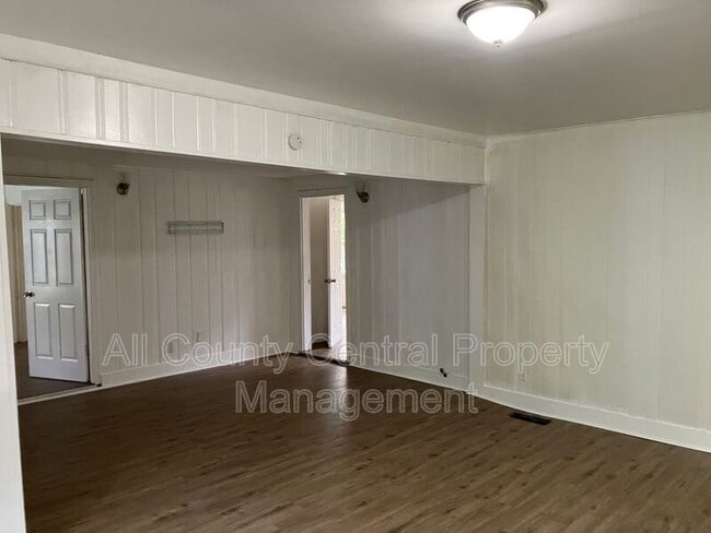 Building Photo - 2304 Eufaula Ave