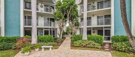 Building Photo - 1300 Gulf Shore Blvd N