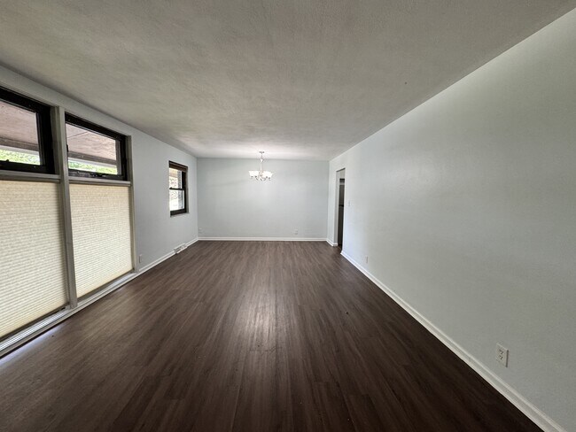 Building Photo - 716 Cranford Dr