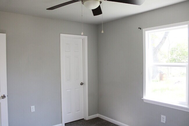 Building Photo - Charming 3-Bedroom, 2-Bath home – Perfect Fort Worth Living!