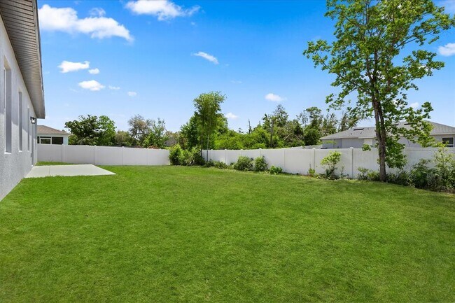 Building Photo - 15568 SW 46th Cir